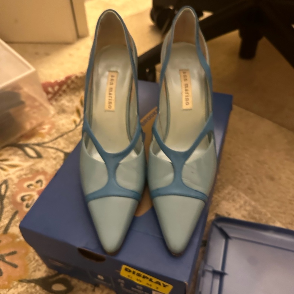 Ann Marino powder blue shoes